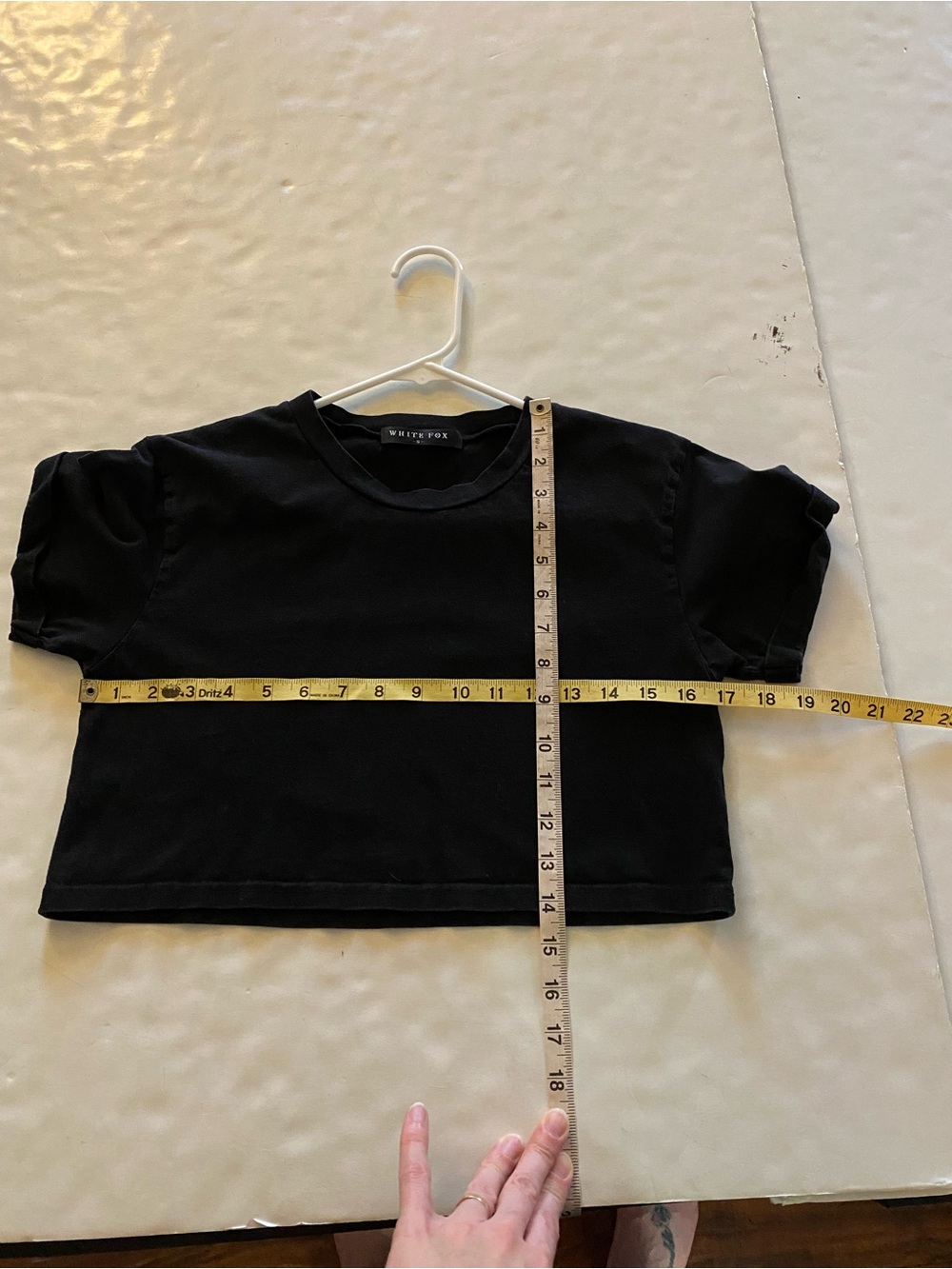 White Fox Crop Top Womens Size Small Black Cotton Neutral Cropped Tee Shirt - Picture 5 of 7